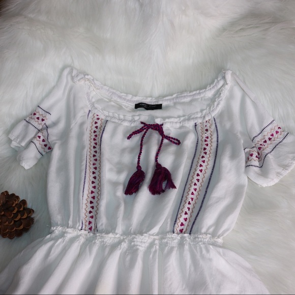 Romeo + Juliet Couture White Ethnic Dress - Picture 2 of 7